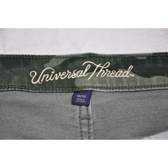 Universal Thread Shorts Womens 10 Camo Green High Rise Frayed Hem Casual Denim - Picture 2 of 7